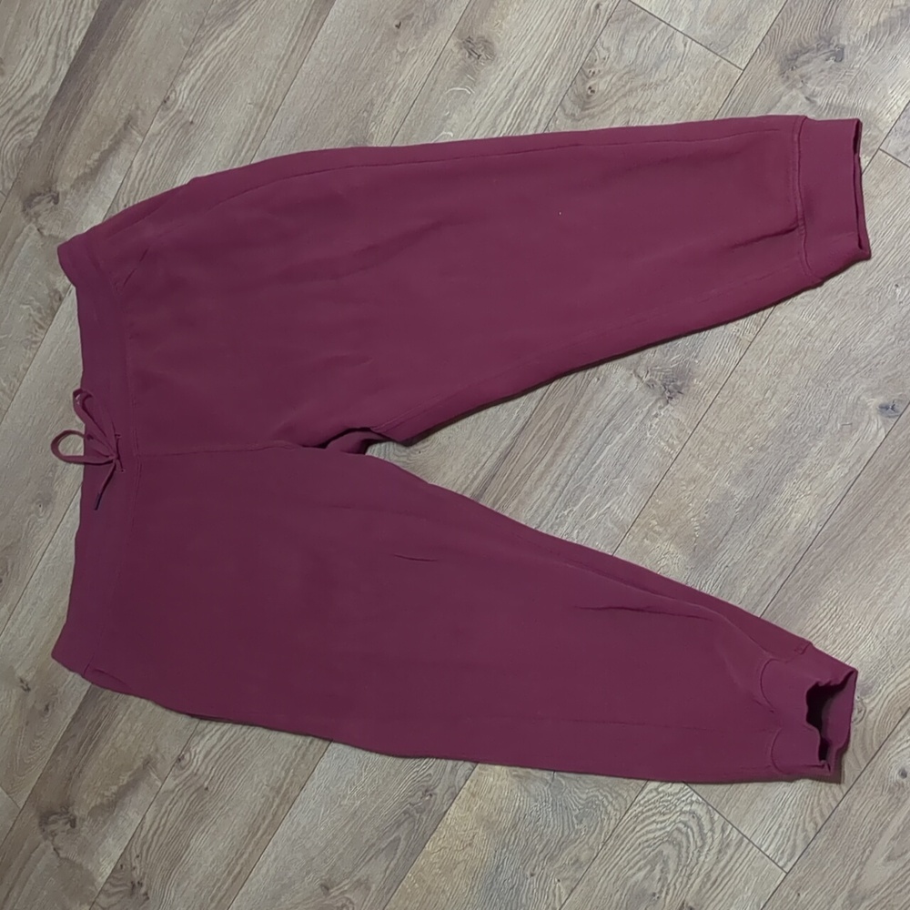 Lululemon Scuba High Rose Wine Red Jogger  Size 20 - Picture 3 of 10